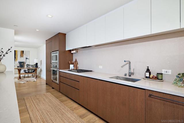 1388 Kettner Blvd, San Diego CA: https://media.crmls.org/mediaz/2e2dc460-8e24-4c39-a6f8-9a91f154aaed.jpg