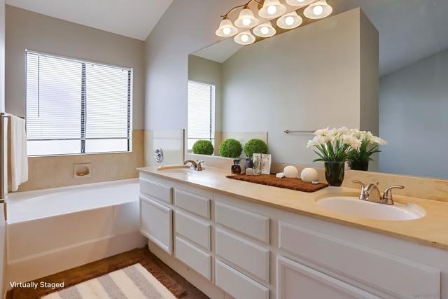 12741 Laurel St, Lakeside CA: https://media.crmls.org/mediaz/2e2dffcf-5d43-43c1-b33a-c60db638a195.jpg