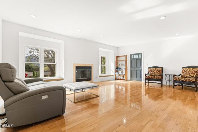 Detail Gallery Image 9 of 18 For 3323 Reta St, La Crescenta,  CA 91214 - 4 Beds | 2 Baths