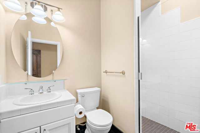 2428 Oak Canyon Place, Escondido CA: https://media.crmls.org/mediaz/2e2e40af-8b1a-4ad6-8a23-d00a7a457480.jpg