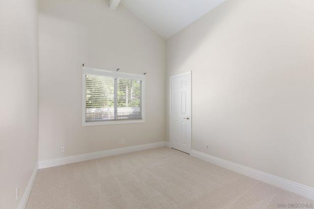 1405 McMahr Rd, San Marcos CA: https://media.crmls.org/mediaz/2e2e6613-897f-4079-83ac-aeb19974d83d.jpg