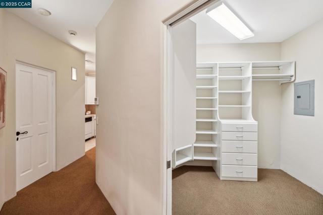 3711 Northgate Woods Court, Walnut Creek CA: https://media.crmls.org/mediaz/2e2efb96-ee41-40ba-99a2-85f78ff97925.jpg