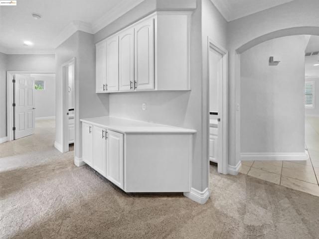 1127 Santa Margherita Way, Brentwood CA: https://media.crmls.org/mediaz/2e2f7650-f95d-4254-a7fc-e3ff7cea912c.jpg