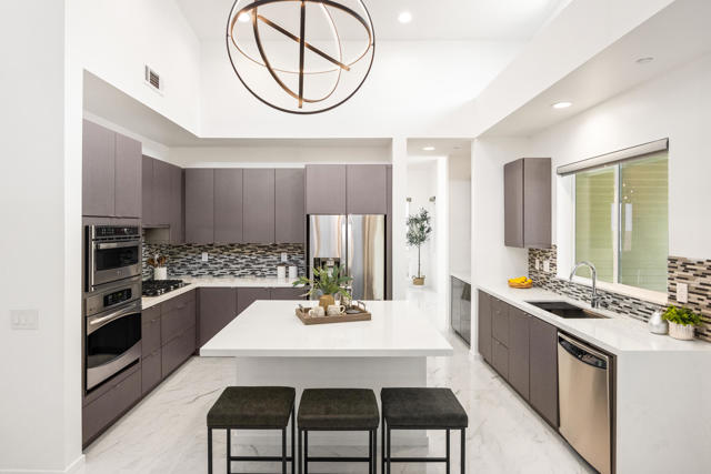 562 Skylar Lane, Palm Springs CA: https://media.crmls.org/mediaz/2e2fcff7-f783-469b-9aee-7324a4d4a3c6.jpg