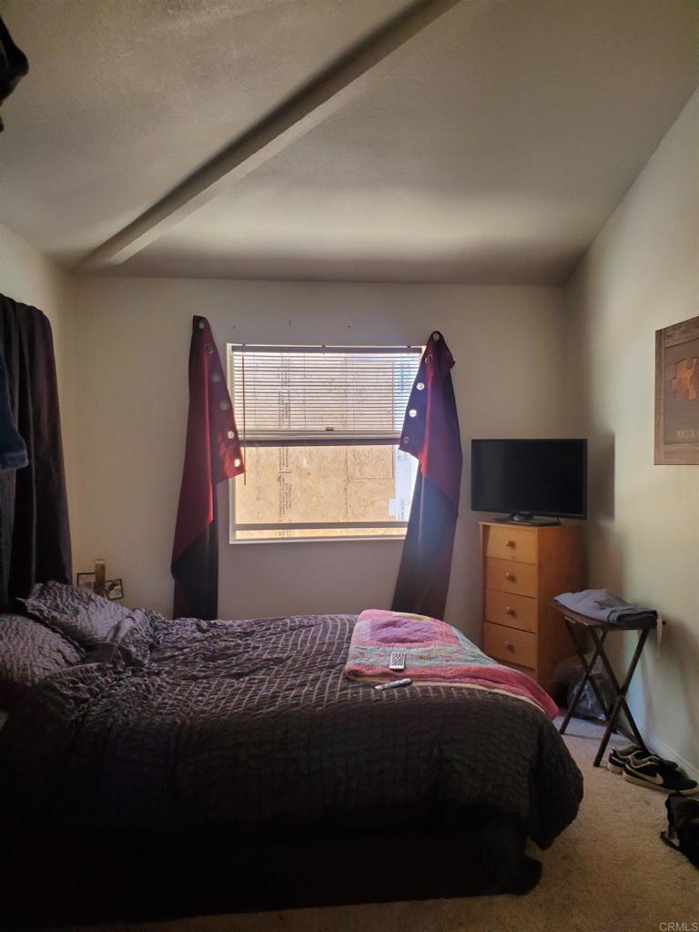 https://media.crmls.org/mediaz/2e2fe0a6-1d68-4730-ae88-690498ef93f9.jpg?preset=X-Large