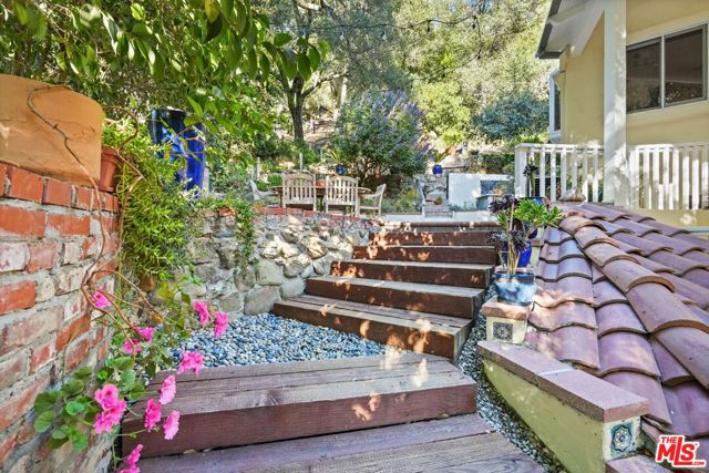 774 Old Topanga Canyon Road photo 40