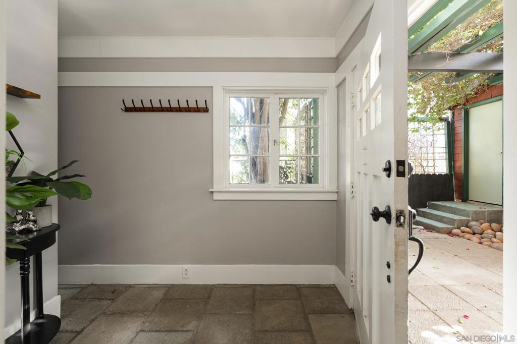 1421 Edgemont St. - photo 5