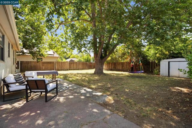 10 pendegast st., Woodland CA: https://media.crmls.org/mediaz/2e312f27-d542-48af-b012-5b5270aa7eca.jpg