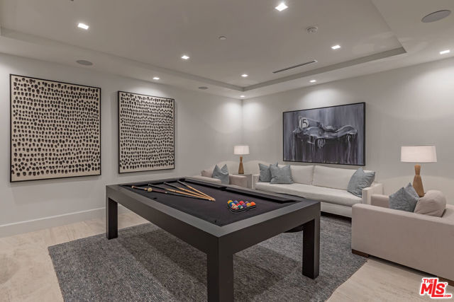 409 21st Street, Santa Monica CA: https://media.crmls.org/mediaz/2e31d900-3e86-43a4-a9ed-153e65ec7778.jpg