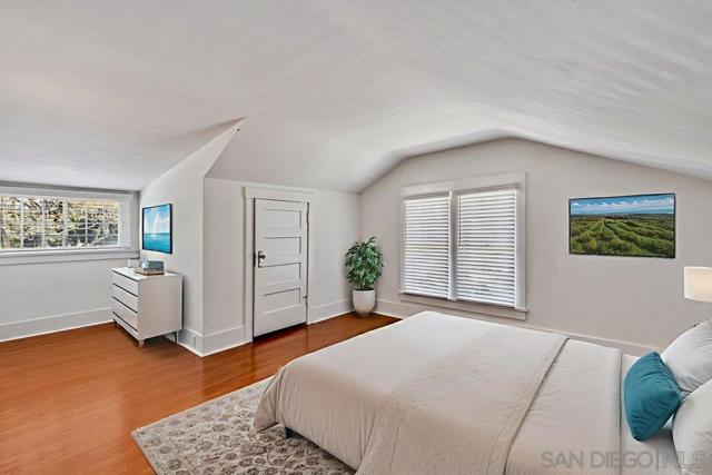 1312 3Rd St, Coronado CA: https://media.crmls.org/mediaz/2e322b22-8478-44f5-a32f-75725d481f2c.jpg