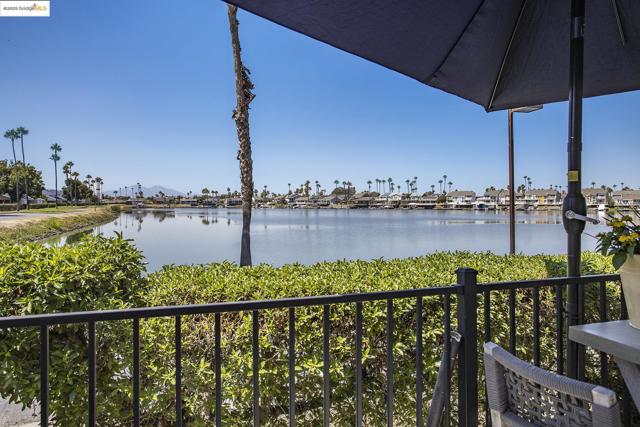 1550 Trawler St, Discovery Bay CA: https://media.crmls.org/mediaz/2e325bd9-4ed0-405a-974a-6dd7d8b20c6e.jpg