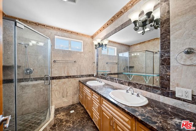8058 Fulton Avenue photo 24