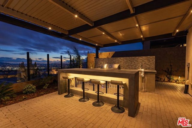 20254 Liverpool Way, Porter Ranch CA: https://media.crmls.org/mediaz/2e32b0dc-3b37-4fc4-8f9c-db0c277aecc7.jpg