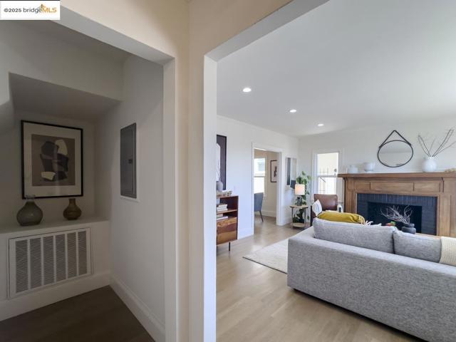 479 Kentucky Ave, Berkeley CA: https://media.crmls.org/mediaz/2e32f5aa-8f7d-4dd5-b85b-fb17d0a05b67.jpg
