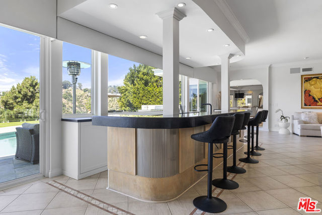7834 Electra Drive, Los Angeles CA: https://media.crmls.org/mediaz/2e32f991-b333-40be-a472-d0c7ea370124.jpg