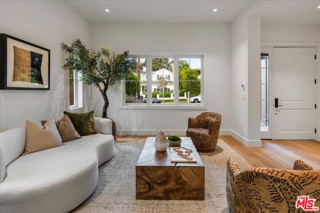 4 Bed Home for Sale in Los Angeles, California