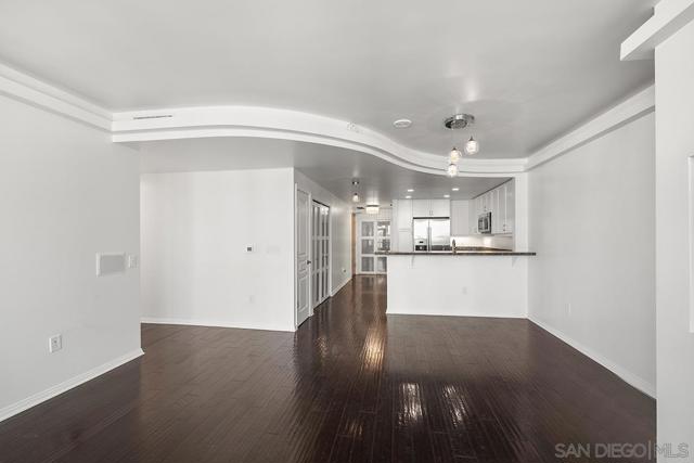 555 Front Street, San Diego CA: https://media.crmls.org/mediaz/2e33aacb-ad36-4784-8115-e7f31174c889.jpg