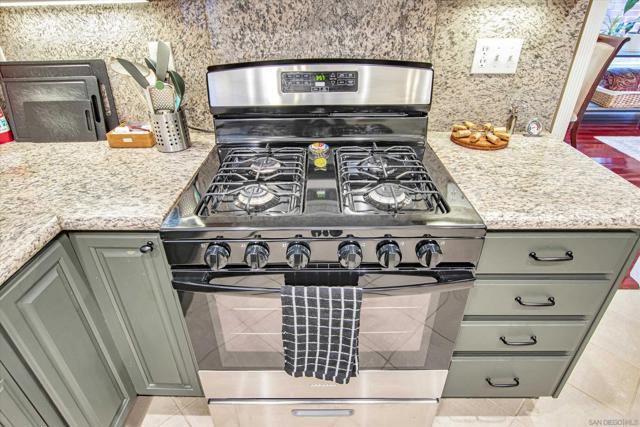 Image 19 of 50 For 3942 Catamarca Dr