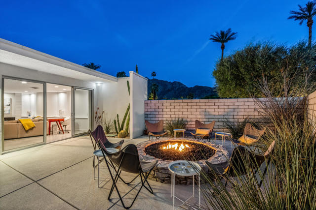 Image 43 of 60 For 76080 Fairway Drive