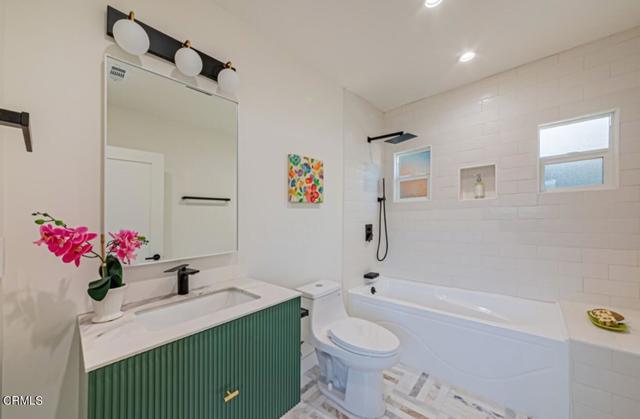 Detail Gallery Image 12 of 18 For 5357 S Victoria Ave, Los Angeles,  CA 90043 - 4 Beds | 3/1 Baths