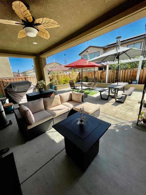 2532 Azalea Avenue, Tracy CA: https://media.crmls.org/mediaz/2e352975-f88e-4637-8bc2-cb5f517b714f.jpg