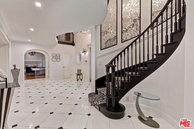 Drew Fenton | 725 N Faring Road Los Angeles CA | MLS: 7656668