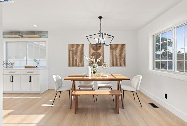 2656 Hilton St, Union City CA: https://media.crmls.org/mediaz/2e3559b8-d4be-403d-a2ce-7e9d5c4d4a7f.jpg
