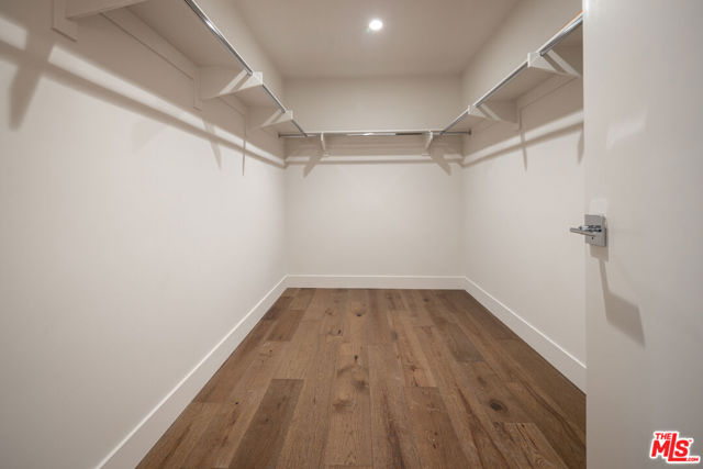 411 S Hamel Road, Los Angeles CA: https://media.crmls.org/mediaz/2e35743b-dcbe-49ef-9ae7-d9eb20427db1.jpg