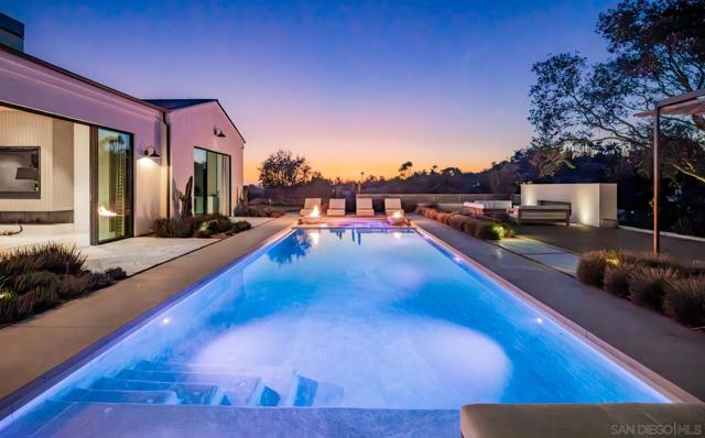 14783 Roxbury Terr., Rancho Santa Fe CA: https://media.crmls.org/mediaz/2e35bf59-e8f8-4bb9-b611-0e917f6bcacc.jpg