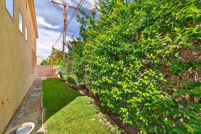 77500 Calle Chillon, La Quinta CA: https://media.crmls.org/mediaz/2e35ee5c-d849-40e7-953d-dfde0defbf63.jpg