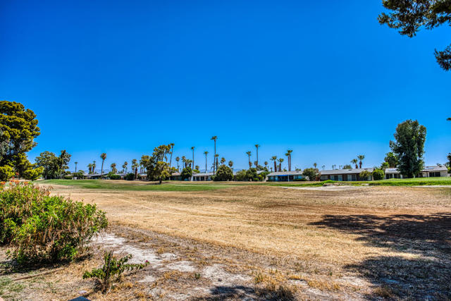 43726 Virginia Avenue, Palm Desert CA: https://media.crmls.org/mediaz/2e360e52-ca95-4bb5-ad79-37fe2306ec12.jpg