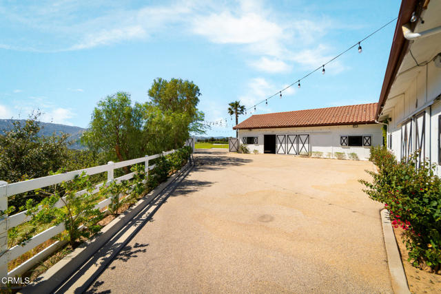 Detail Gallery Image 61 of 75 For 2940 Kuehner Dr, Simi Valley,  CA 93063 - 57 Beds | 40 Baths