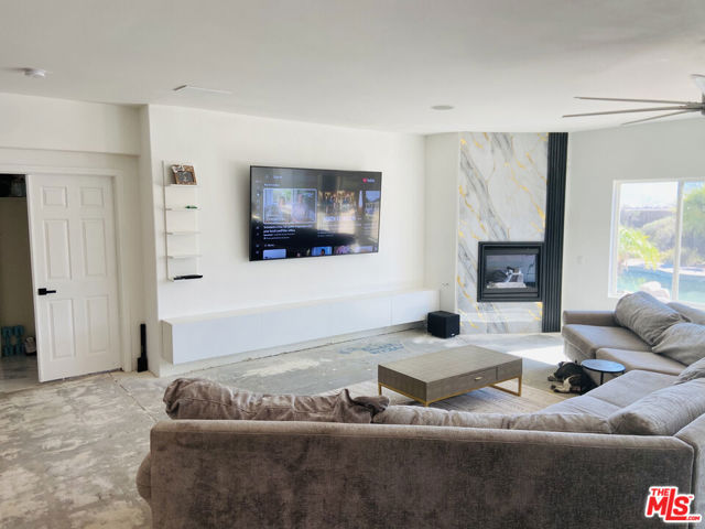 64025 Dolomite Court, Desert Hot Springs CA: https://media.crmls.org/mediaz/2e368506-b3b4-4570-bba4-71dd4222e7bb.jpg
