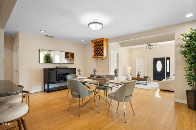 4917 Angeles Crest Highway, La Canada Flintridge CA: https://media.crmls.org/mediaz/2e36a9e1-8d44-4c0d-a491-6e7a5ddb1c9d.jpg