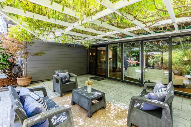 582 Morse Avenue, Sunnyvale CA: https://media.crmls.org/mediaz/2e37498e-4365-49be-9290-96a9445cf9c1.jpg