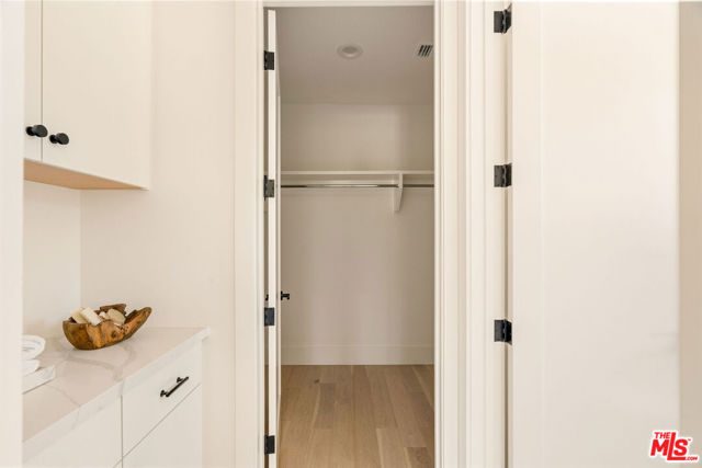 1615 N Coronado Street, Los Angeles CA: https://media.crmls.org/mediaz/2e376815-06d0-457e-9b4d-7d04be546f6b.jpg