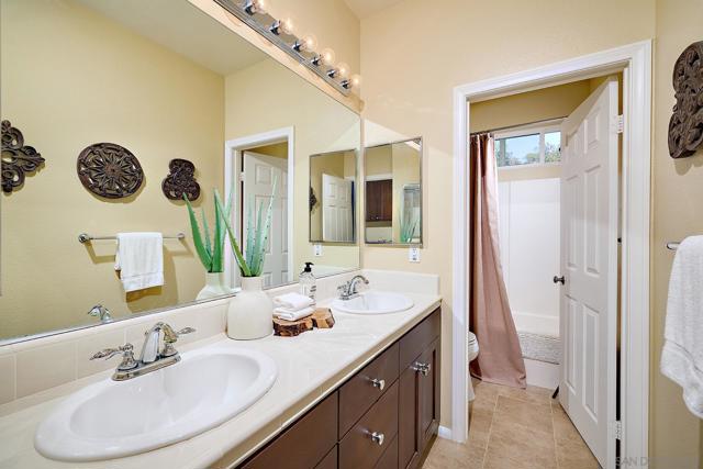 12647 Westly Ln, San Diego CA: https://media.crmls.org/mediaz/2e37783a-b47f-451e-ad22-d68cb2169b72.jpg