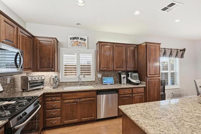 4152 Post Oak Drive, Turlock CA: https://media.crmls.org/mediaz/2e3796e6-d97c-4fe8-aeff-ac7dcba9af8a.jpg