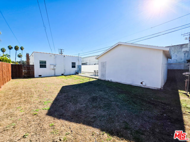 1111 N Spring Avenue, Compton CA: https://media.crmls.org/mediaz/2e38b6a3-b375-49c4-bd58-72f81ff3e6fd.jpg