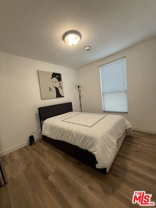 39 Westminster Avenue, Venice CA: https://media.crmls.org/mediaz/2e38c85a-a9fc-459b-b346-648f2ac96522.jpg