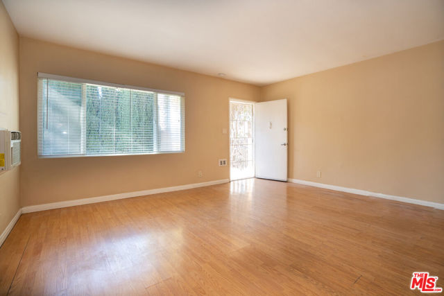 1314 North Hollywood Way photo 7