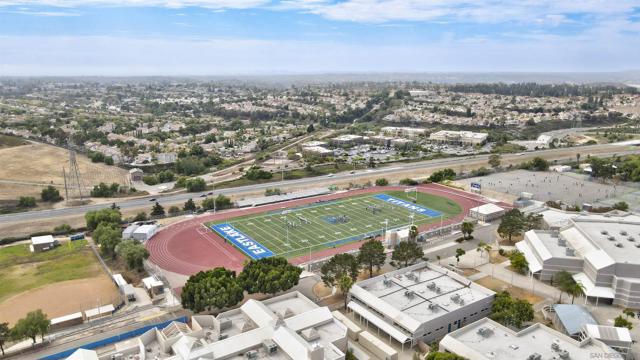 609 Rue Bayonne, Chula Vista CA: https://media.crmls.org/mediaz/2e395865-57df-410a-96c8-5a235af9fa2e.jpg
