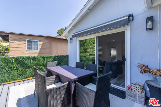 10315 Fairgrove Avenue, Tujunga CA: https://media.crmls.org/mediaz/2e39f682-2ca6-48d9-b1a2-c3da62f0b40c.jpg