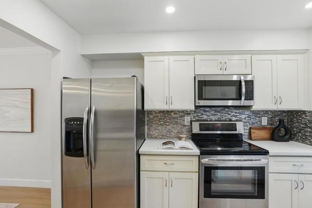 118 Salice Way, Campbell CA: https://media.crmls.org/mediaz/2e3a3ae6-d1e3-4b40-9cf7-d99c4bcb7bb5.jpg