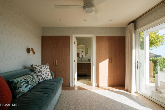 6813 Seawatch Lane, Malibu CA: https://media.crmls.org/mediaz/2e3a973c-8b9f-412a-b33f-7f1b7032440e.jpg