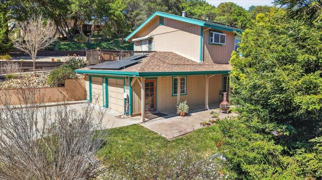 1222 Via Del Sol Road, Salinas CA: https://media.crmls.org/mediaz/2e3da2e2-50a7-4c29-9ac5-1c0d123a0617.jpg