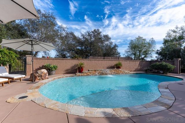 1195 Via Encinos, Fallbrook CA: https://media.crmls.org/mediaz/2e3dc4b0-060c-448c-b580-d63723a13c9f.jpg