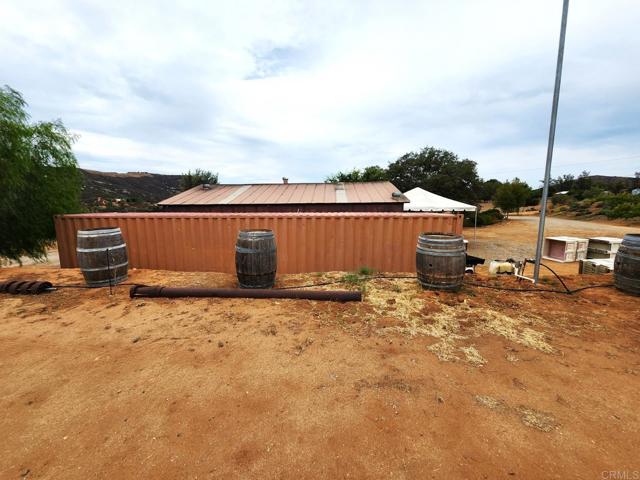 25260 E Old Julian Hwy, Ramona CA: https://media.crmls.org/mediaz/2e3de2c1-bb15-45b2-b09e-e4bab37556c1.jpg