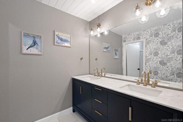 10424 Nubbin Ct, Santee CA: https://media.crmls.org/mediaz/2e3ee4b9-a938-45d9-8541-774cc5beb9be.jpg