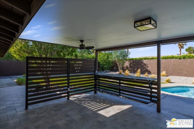 372 E Molino Road, Palm Springs CA: https://media.crmls.org/mediaz/2e409d50-fddf-420b-bcfc-257ee0c87b2f.jpg